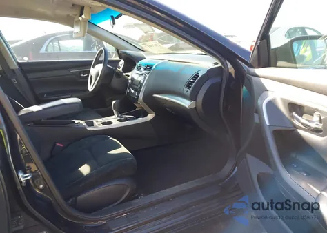 2015 Nissan Altima 2.5 S z USA, uszkodzony, nr VIN 1N4AL3AP9FN395287